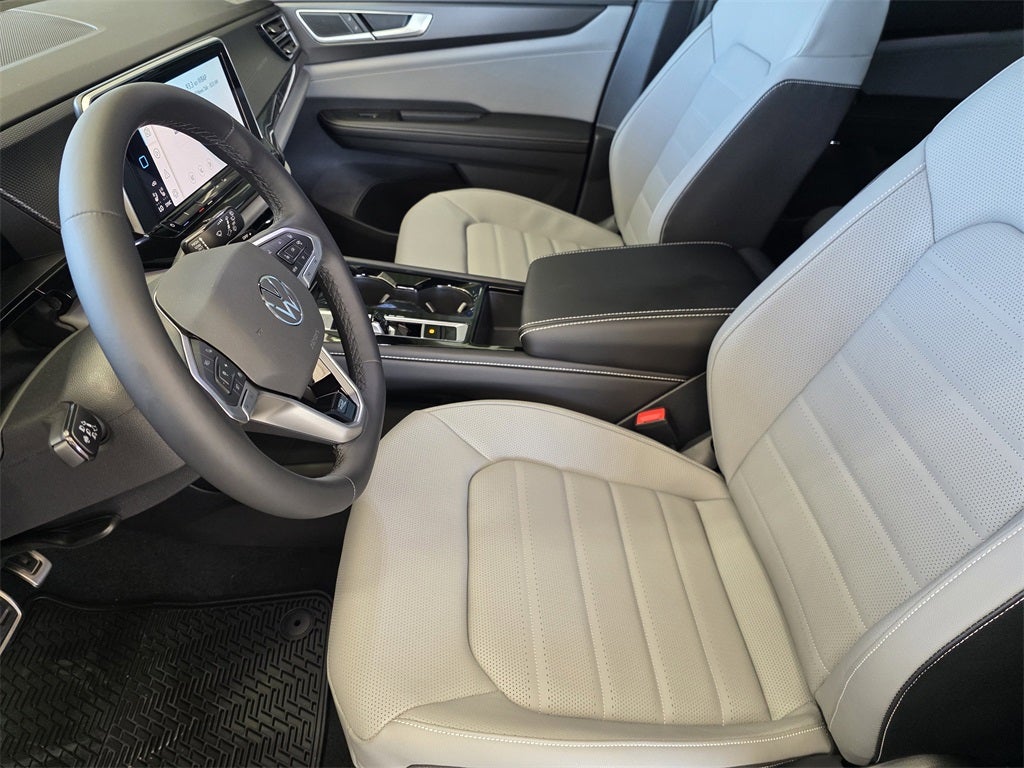 2026 Volkswagen Atlas Cross Sport 2.0T SEL R-Line Black