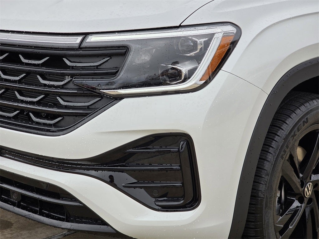 2026 Volkswagen Atlas Cross Sport 2.0T SEL R-Line Black