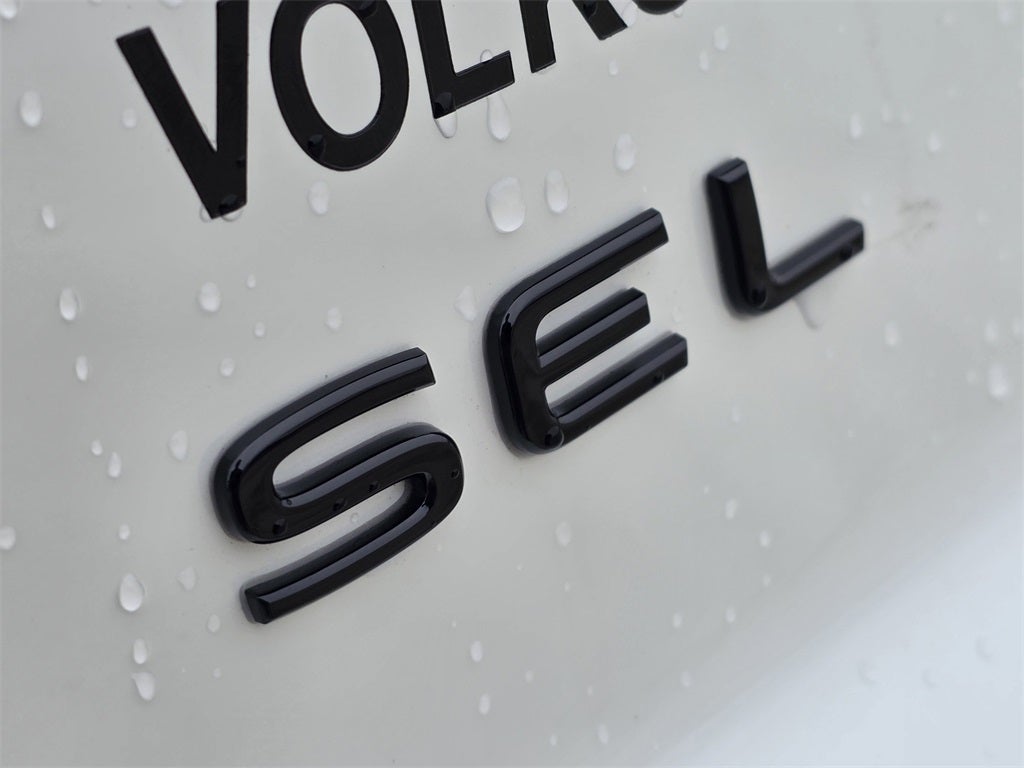 2026 Volkswagen Atlas Cross Sport 2.0T SEL R-Line Black