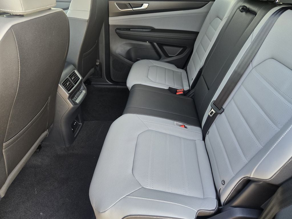 2026 Volkswagen Atlas Cross Sport 2.0T SEL R-Line Black