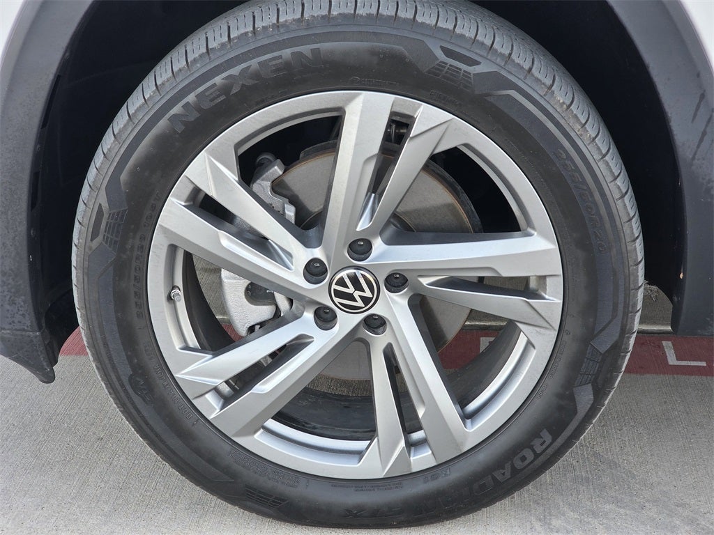 2024 Volkswagen Atlas Cross Sport 2.0T SEL R-Line