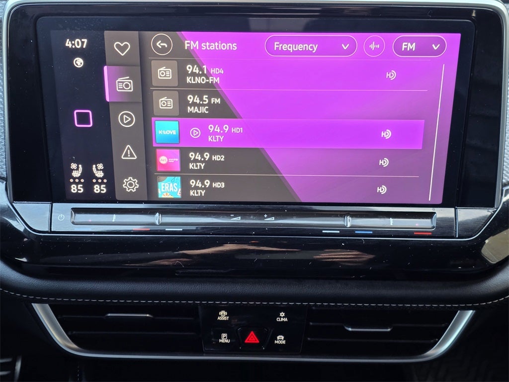 2024 Volkswagen Atlas Cross Sport 2.0T SEL R-Line