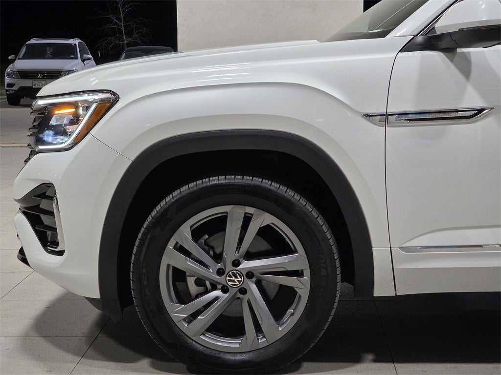 2024 Volkswagen Atlas Cross Sport 2.0T SEL R-Line