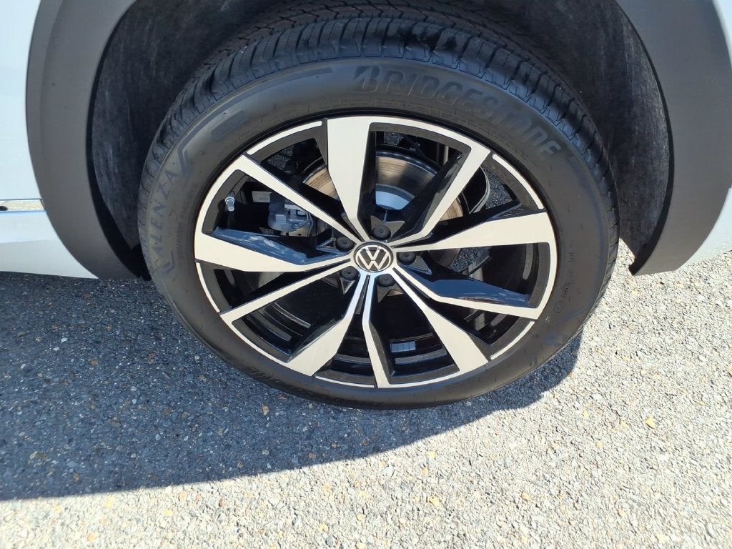 2026 Volkswagen Atlas Cross Sport SEL Premium R-Line