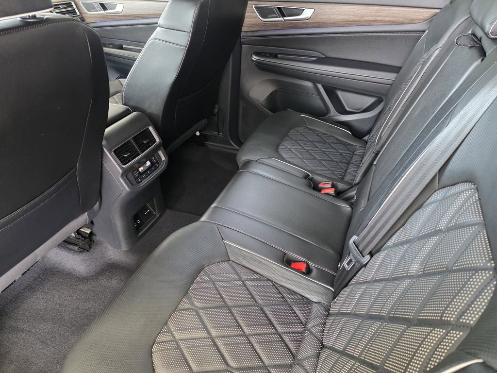 2025 Volkswagen Atlas 2.0T SEL Premium R-Line