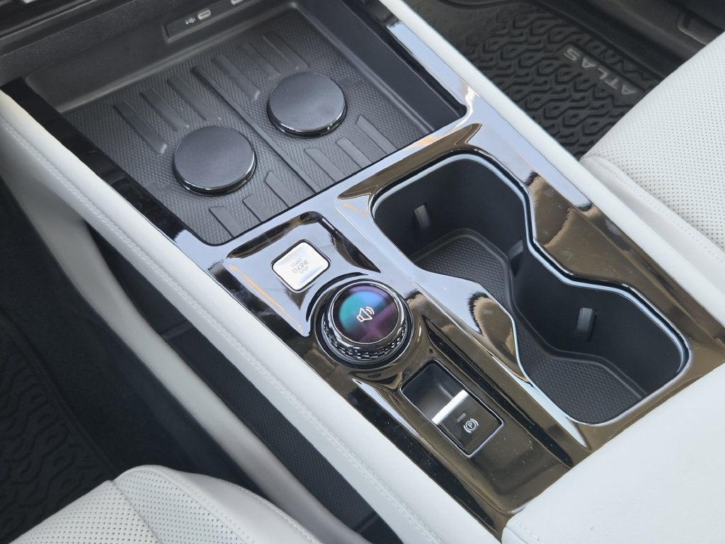 2027 Volkswagen Atlas SE w/Technology