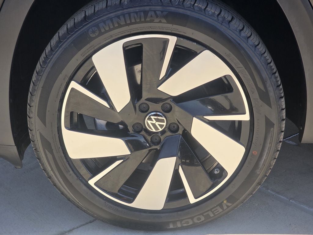 2025 Volkswagen Atlas Cross Sport 2.0T SE w/Technology