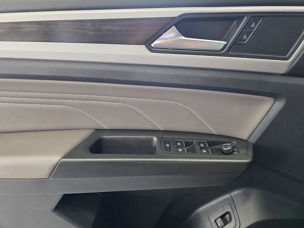 2023 Volkswagen Atlas 2.0T SE w/Technology