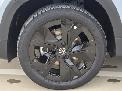 2026 Volkswagen Taos 1.5T SE Black