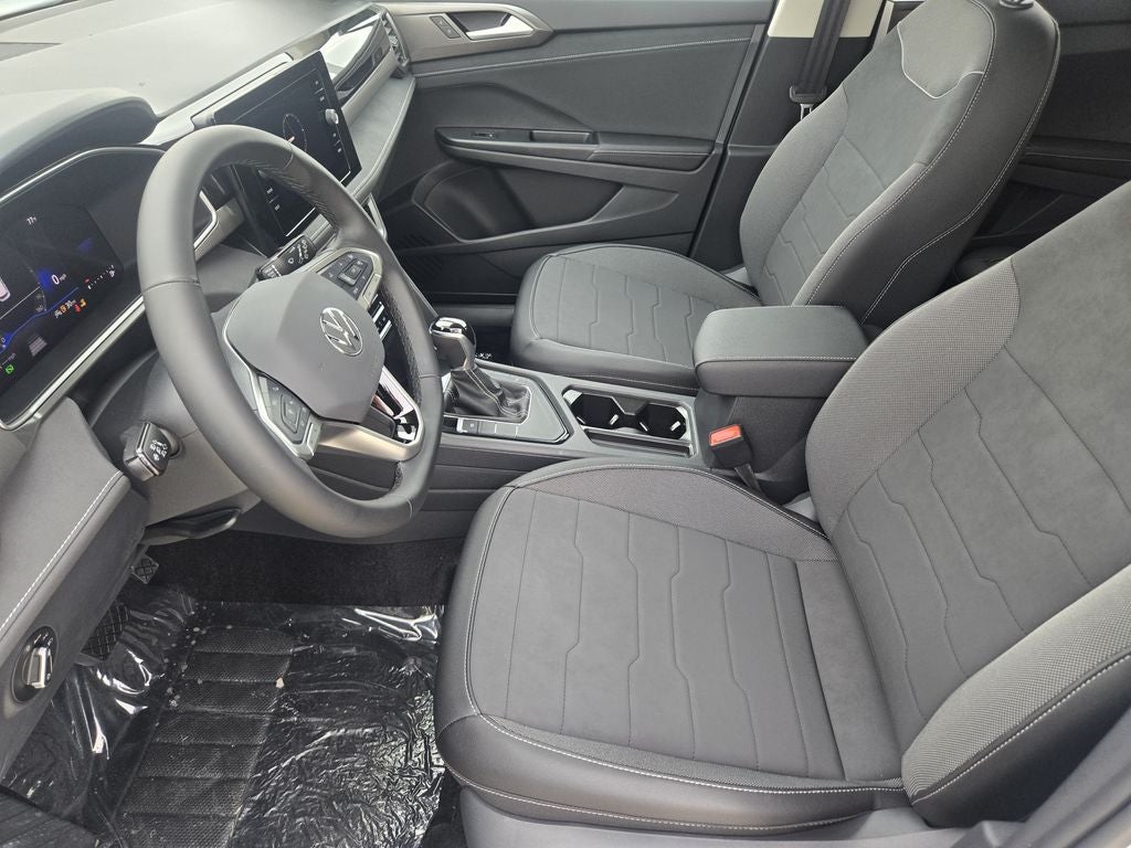 2026 Volkswagen Taos 1.5T SE Black