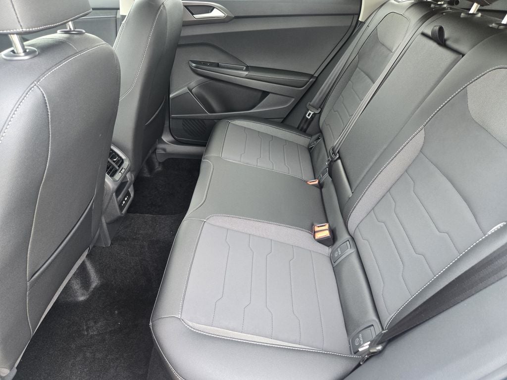2026 Volkswagen Taos 1.5T SE Black