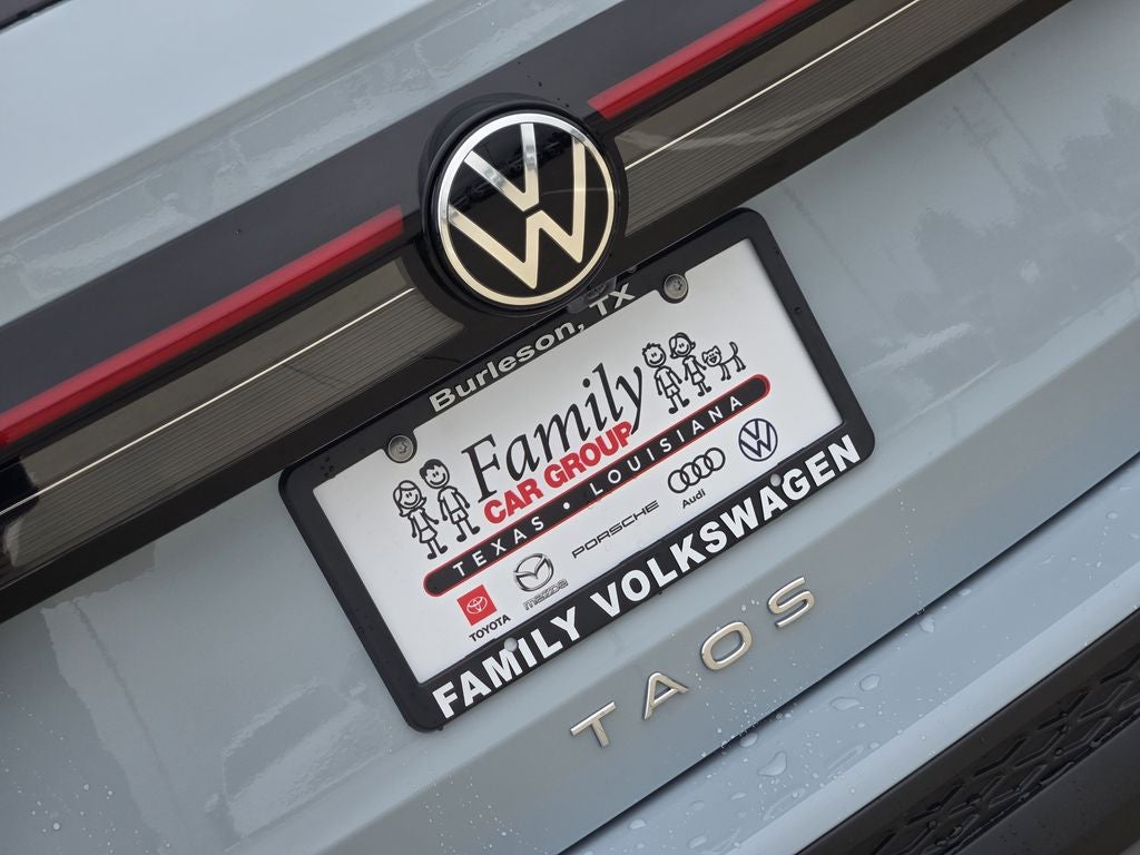 2026 Volkswagen Taos 1.5T SE Black