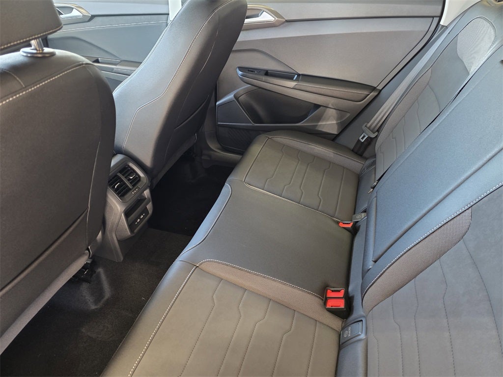 2026 Volkswagen Taos 1.5T SE Black