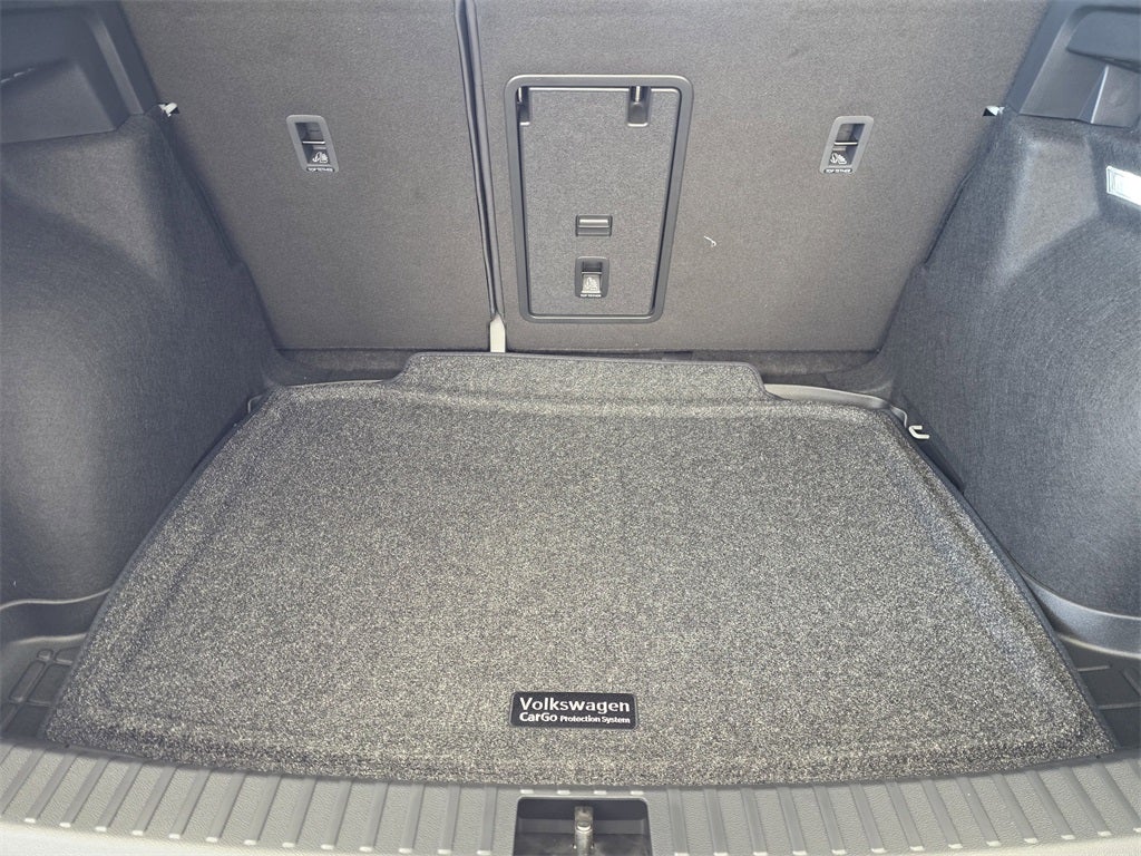 2026 Volkswagen Taos 1.5T SE Black