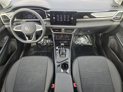 2026 Volkswagen Taos 1.5T SE Black