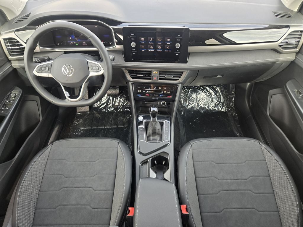 2026 Volkswagen Taos 1.5T SE Black