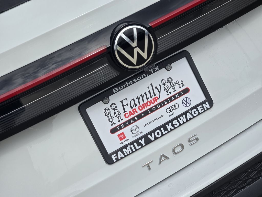 2026 Volkswagen Taos 1.5T SE Black