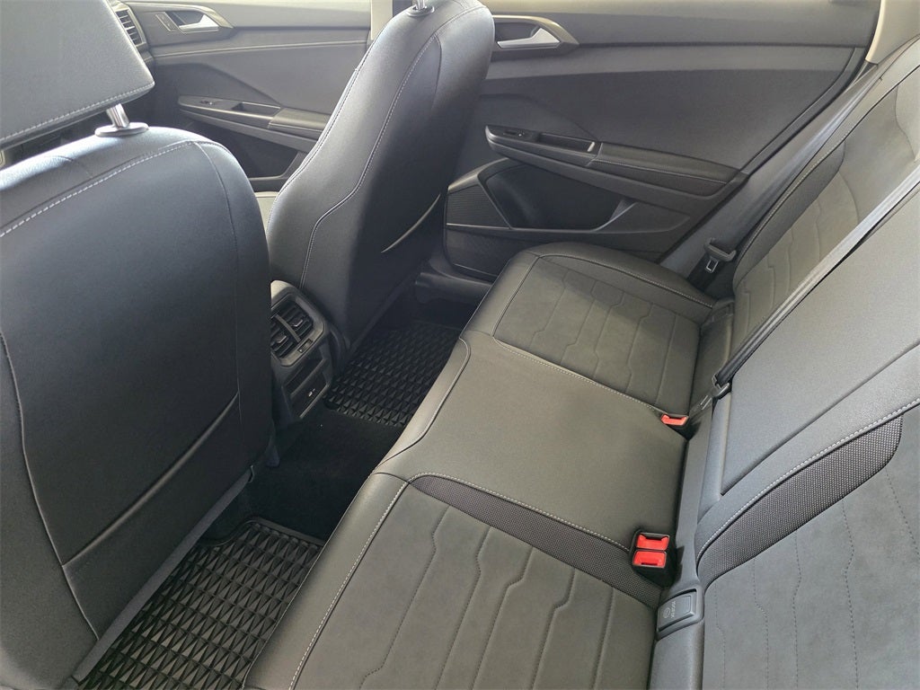 2025 Volkswagen Taos 1.5T SE Black