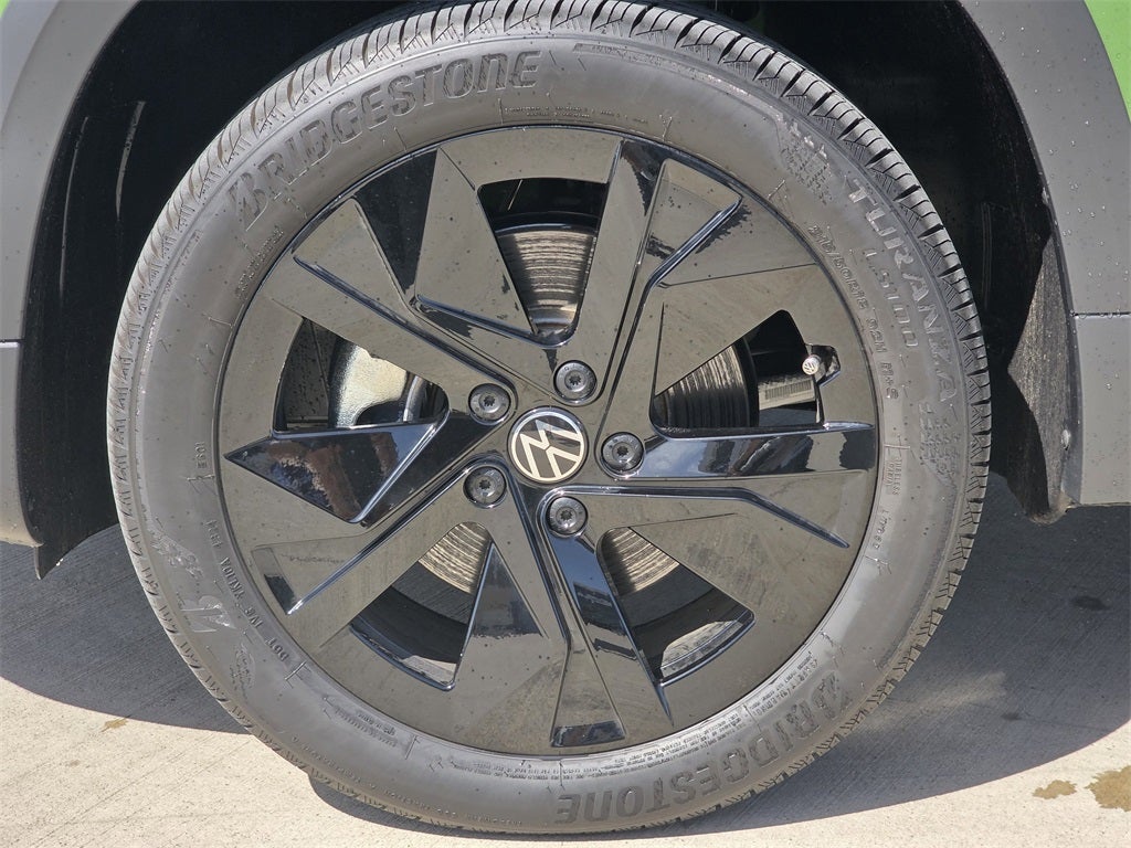 2025 Volkswagen Taos 1.5T SE Black