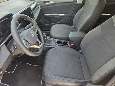 2026 Volkswagen Taos 1.5T SE Black