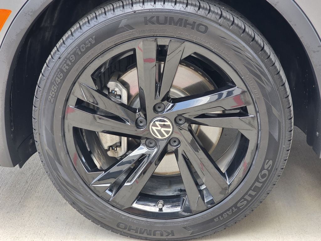 2024 Volkswagen Tiguan 2.0T SE R-Line Black
