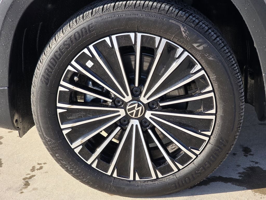 2025 Volkswagen Taos 1.5T SE