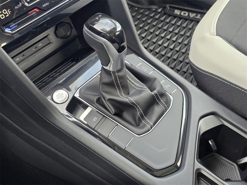 2025 Volkswagen Taos 1.5T SE