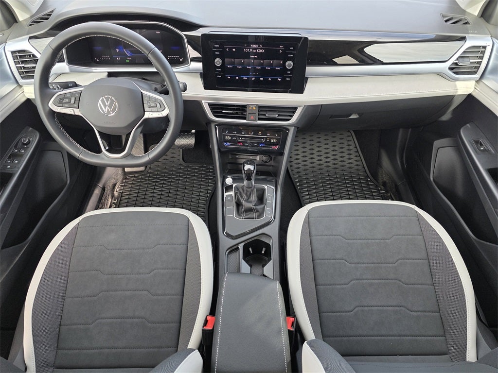 2025 Volkswagen Taos 1.5T SE