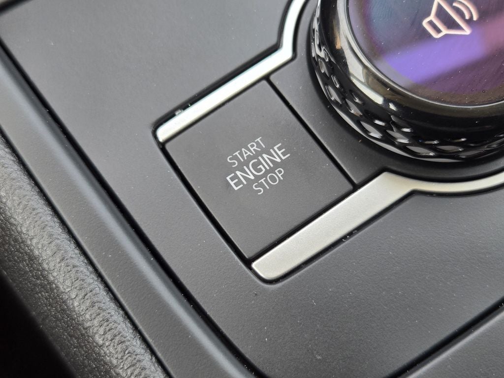 2025 Volkswagen Tiguan 2.0T SE