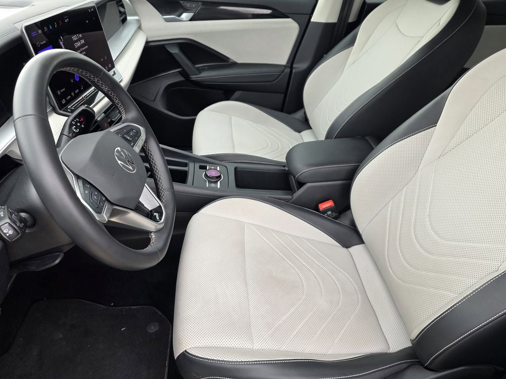 2025 Volkswagen Tiguan 2.0T SE
