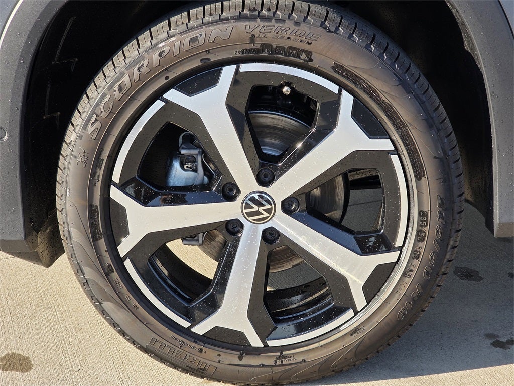 2025 Volkswagen Tiguan 2.0T SE