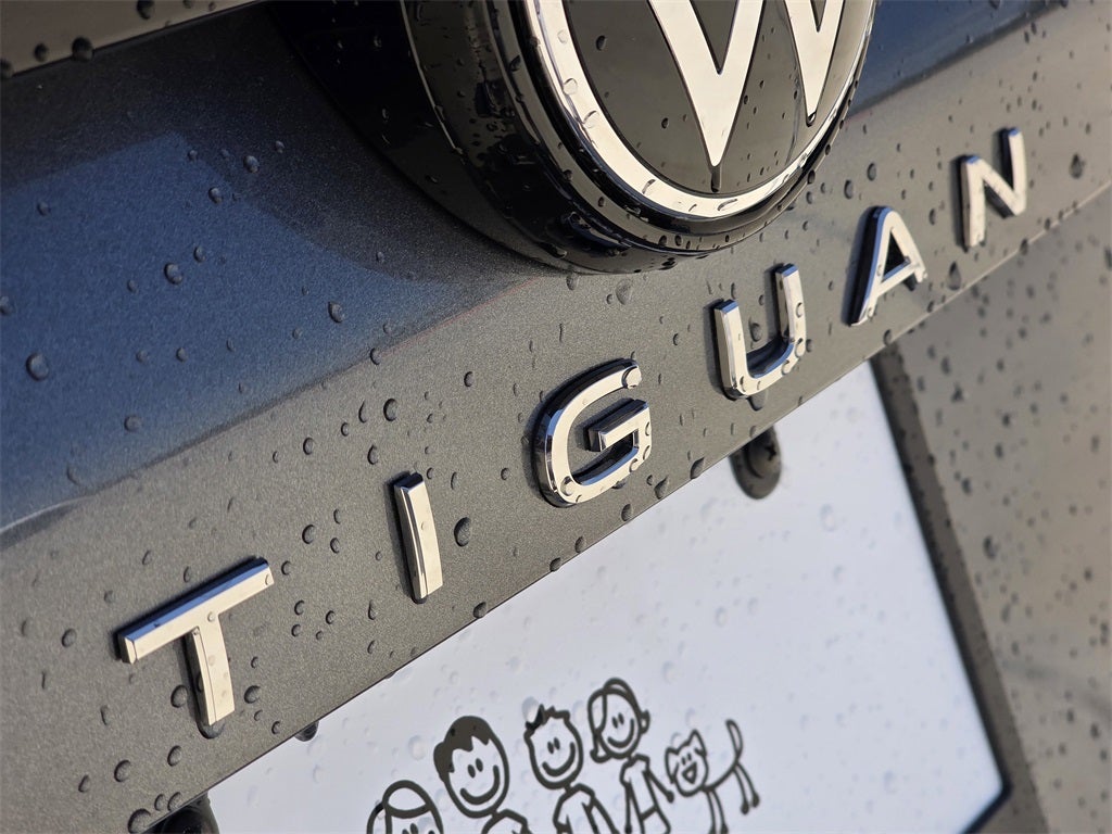 2025 Volkswagen Tiguan 2.0T SE