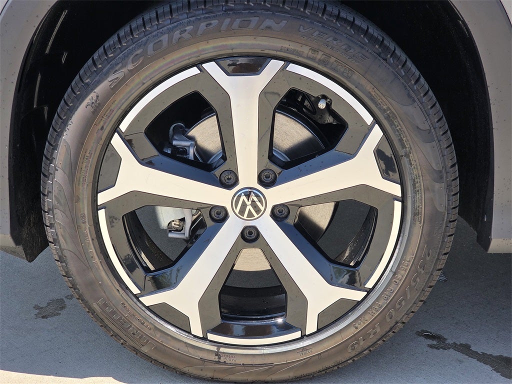 2025 Volkswagen Tiguan 2.0T SE