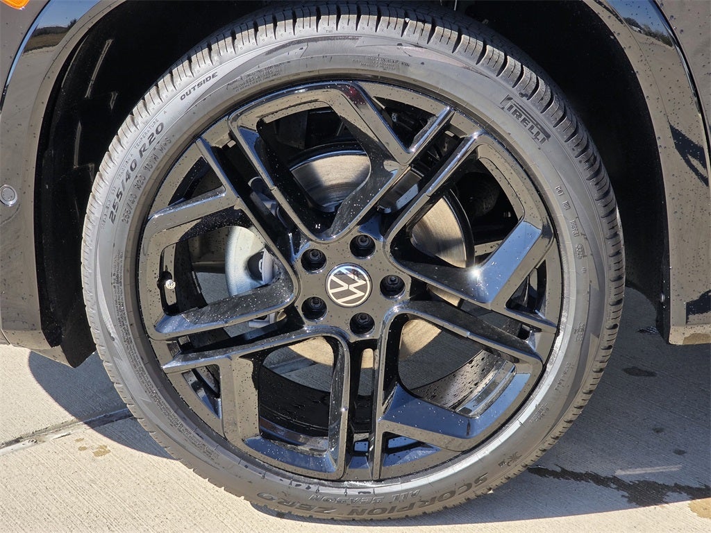 2026 Volkswagen Tiguan 2.0T SE R-Line Black