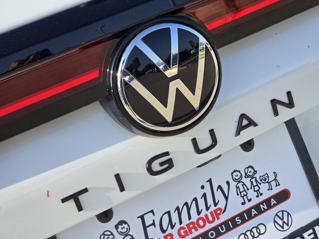 2026 Volkswagen Tiguan 2.0T SE R-Line Black
