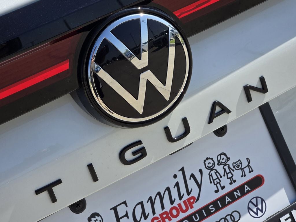 2026 Volkswagen Tiguan 2.0T SE R-Line Black