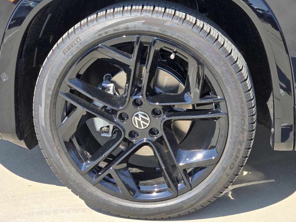 2026 Volkswagen Tiguan 2.0T SE R-Line Black
