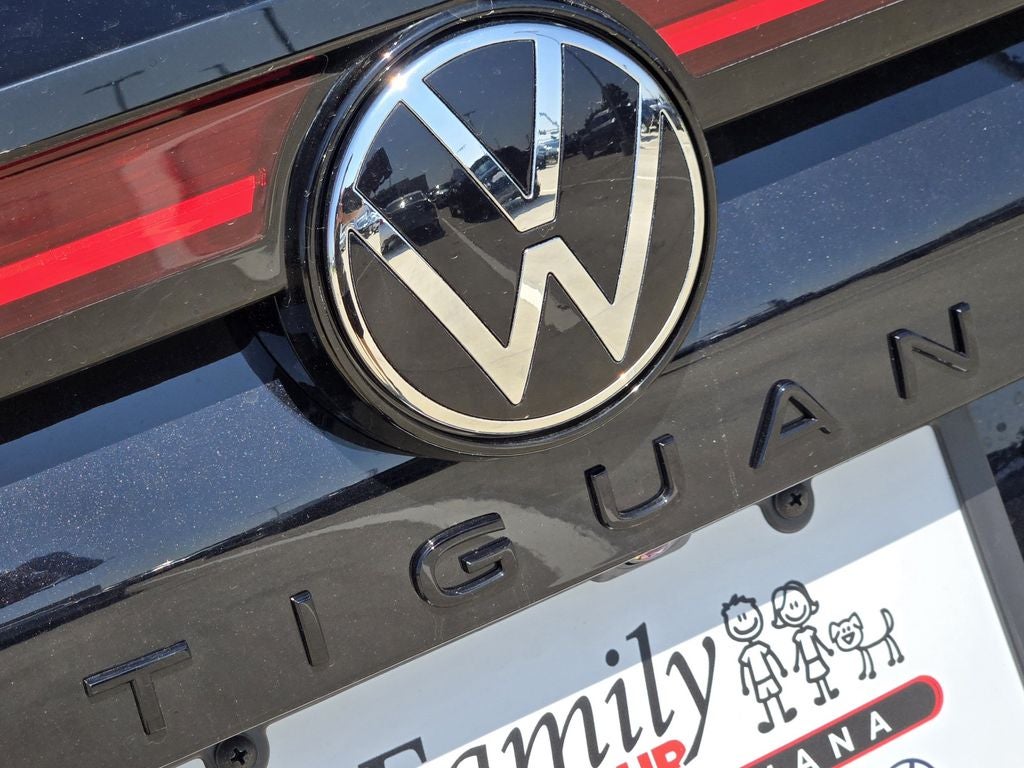 2026 Volkswagen Tiguan 2.0T SE R-Line Black