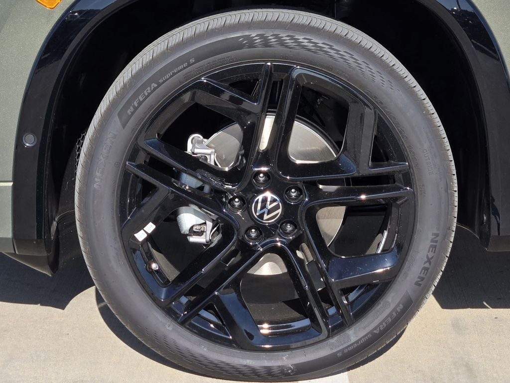 2026 Volkswagen Tiguan 2.0T SE R-Line Black