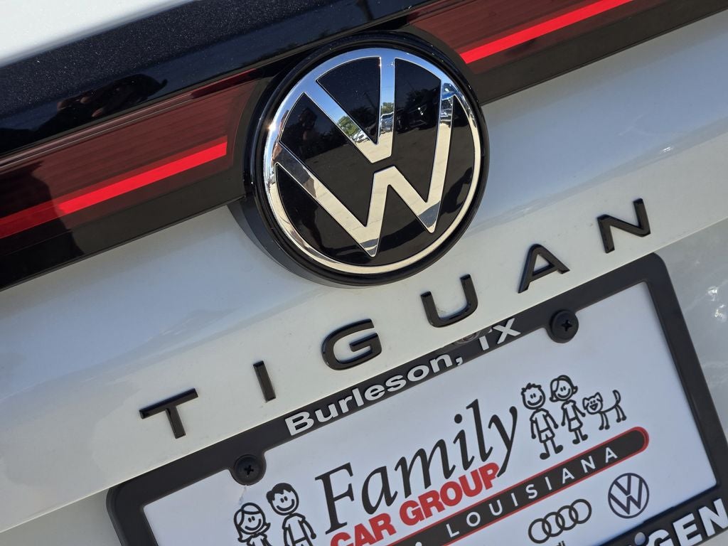 2026 Volkswagen Tiguan 2.0T SE R-Line Black