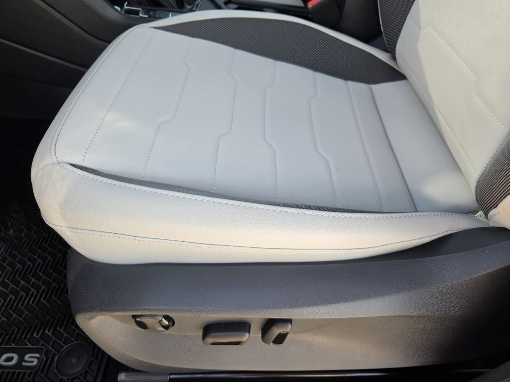2027 Volkswagen Taos 1.5T SE