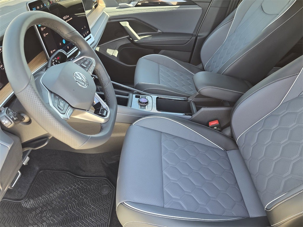 2026 Volkswagen Tiguan 2.0T SEL R-Line