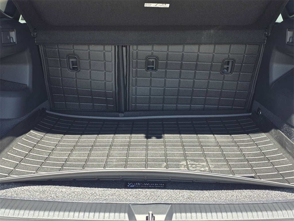 2026 Volkswagen Tiguan 2.0T SEL R-Line