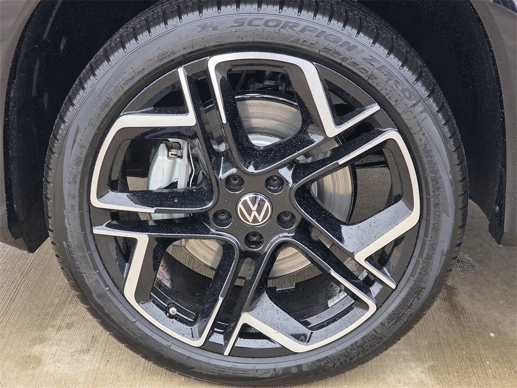 2026 Volkswagen Tiguan 2.0T SEL R-Line