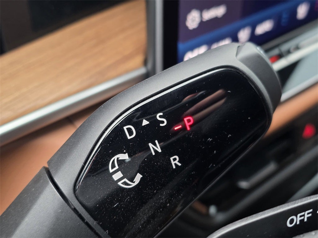 2026 Volkswagen Tiguan 2.0T SEL R-Line