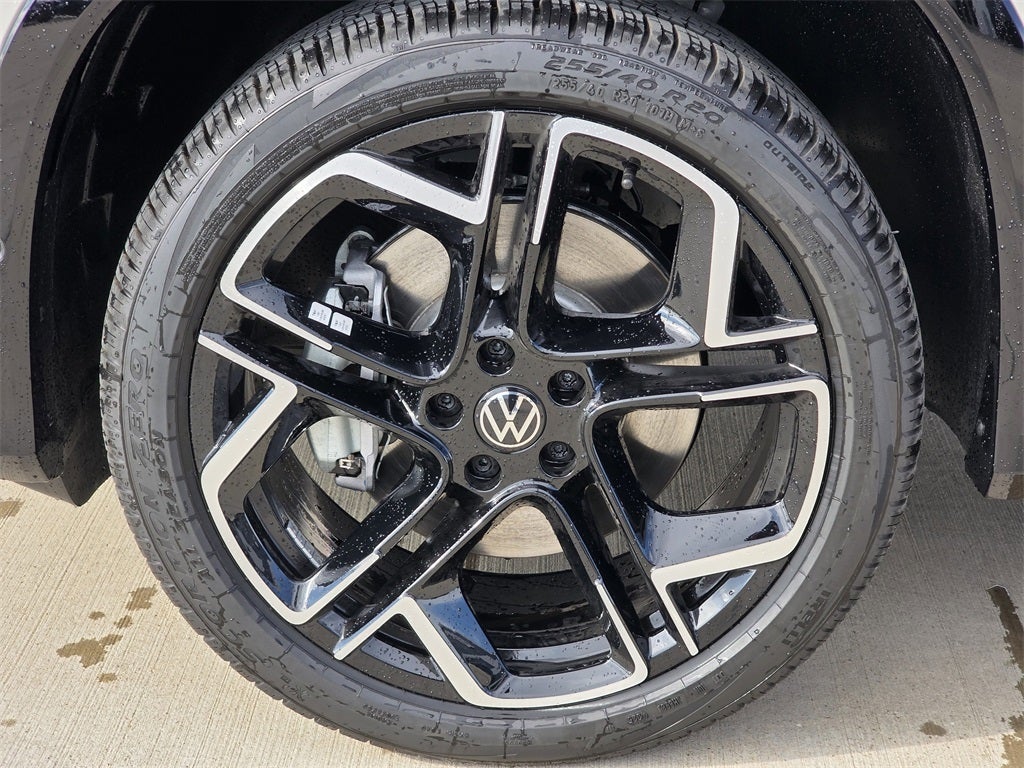 2026 Volkswagen Tiguan 2.0T SEL R-Line