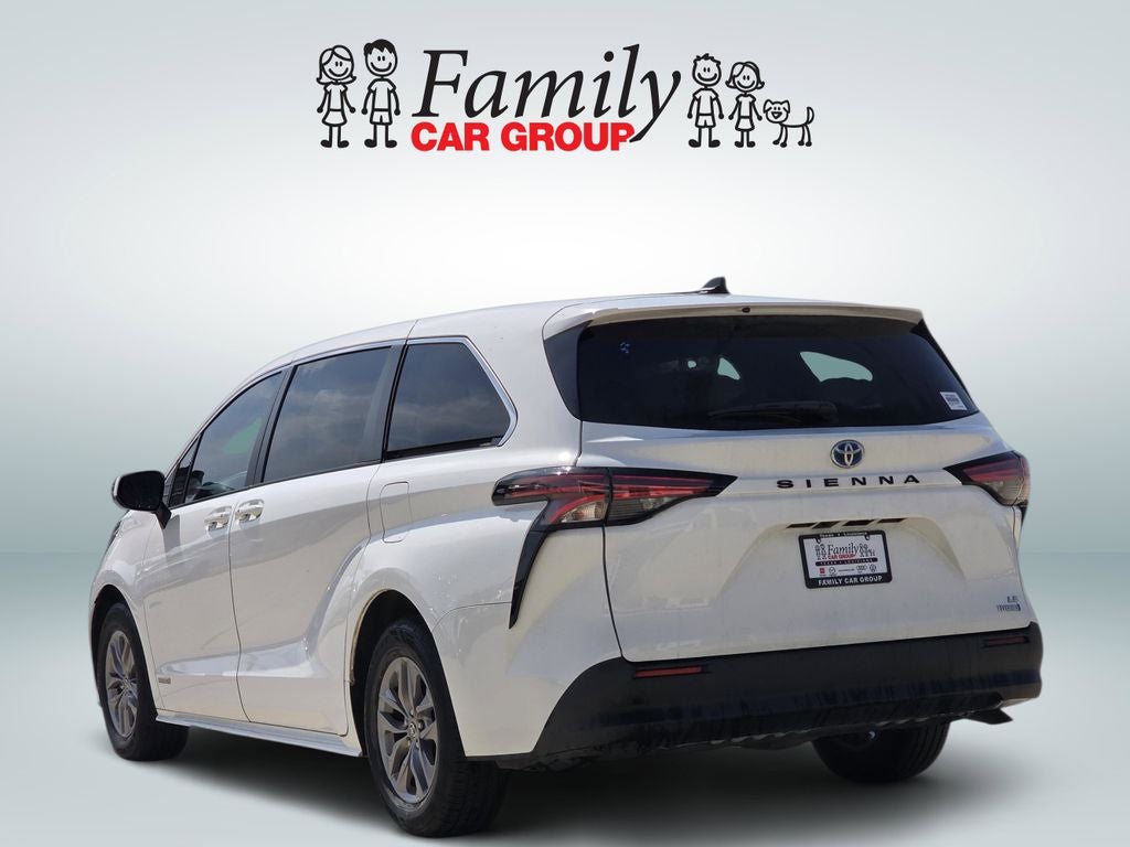 2021 Toyota Sienna LE 8 Passenger