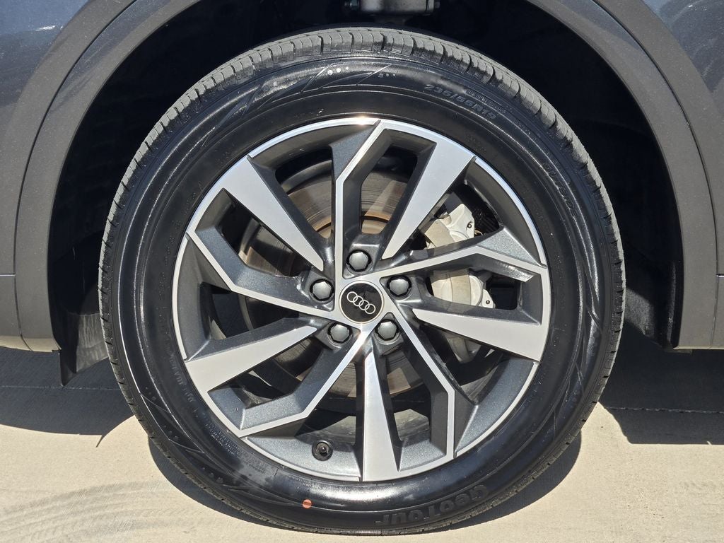 2023 Audi Q5 45 S line Premium quattro