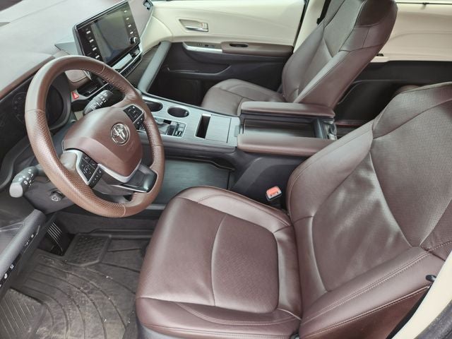 2024 Toyota Sienna Platinum 7 Passenger