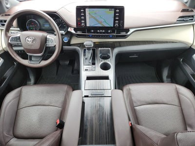 2024 Toyota Sienna Platinum 7 Passenger